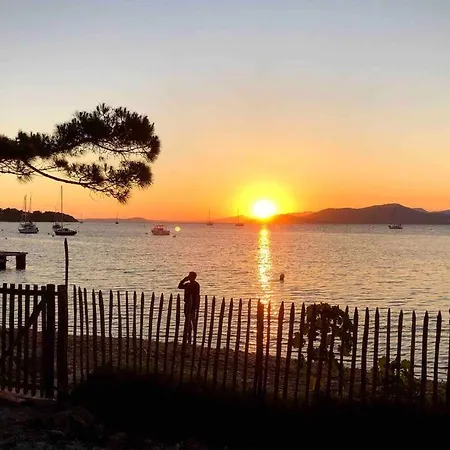 Piscine Et Tennis En Centre Ville Et A 10 Mn Des Plages